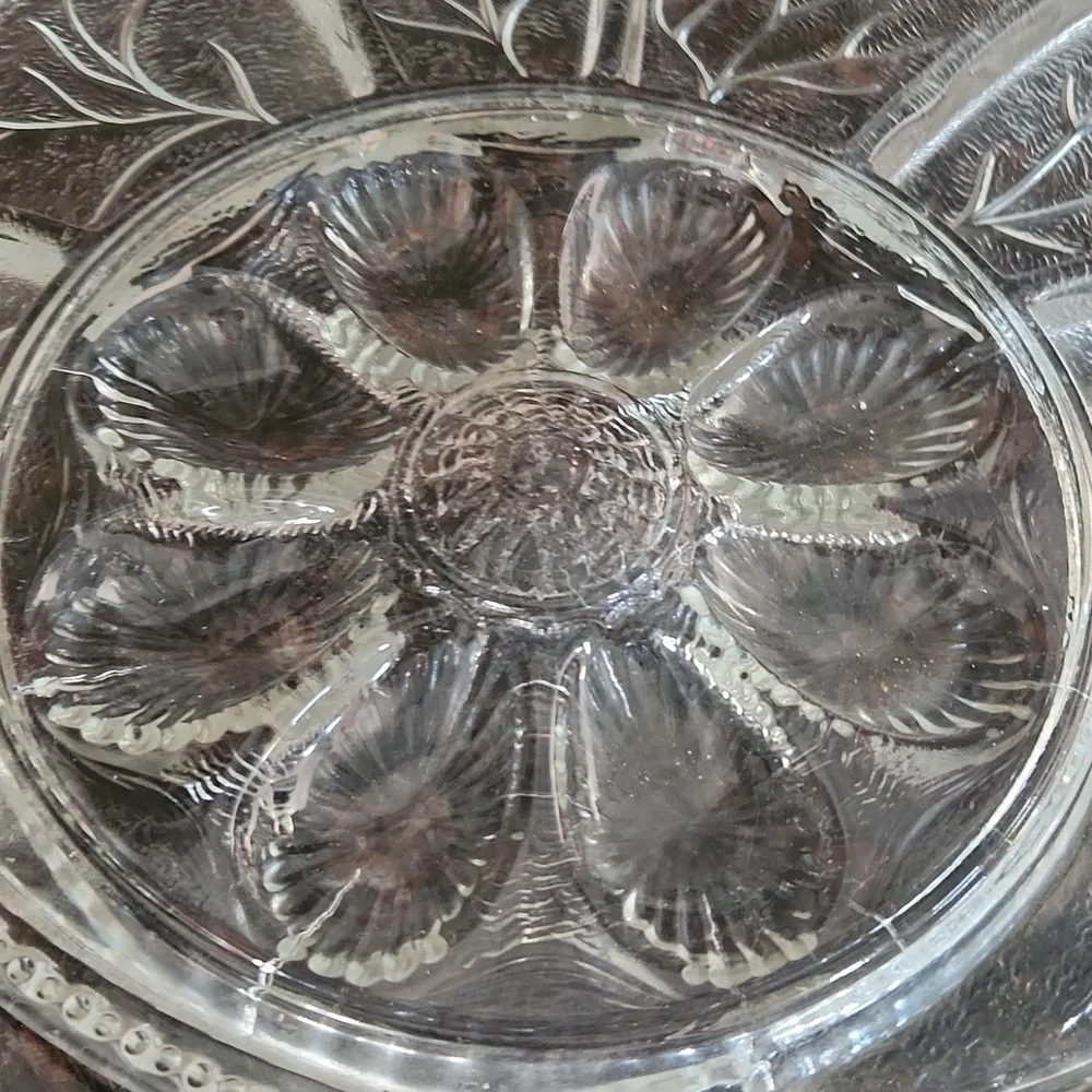 Vintage Indiana Glass Company Pebble Leaf Pattern Serving Platter - Picture 2 of 4